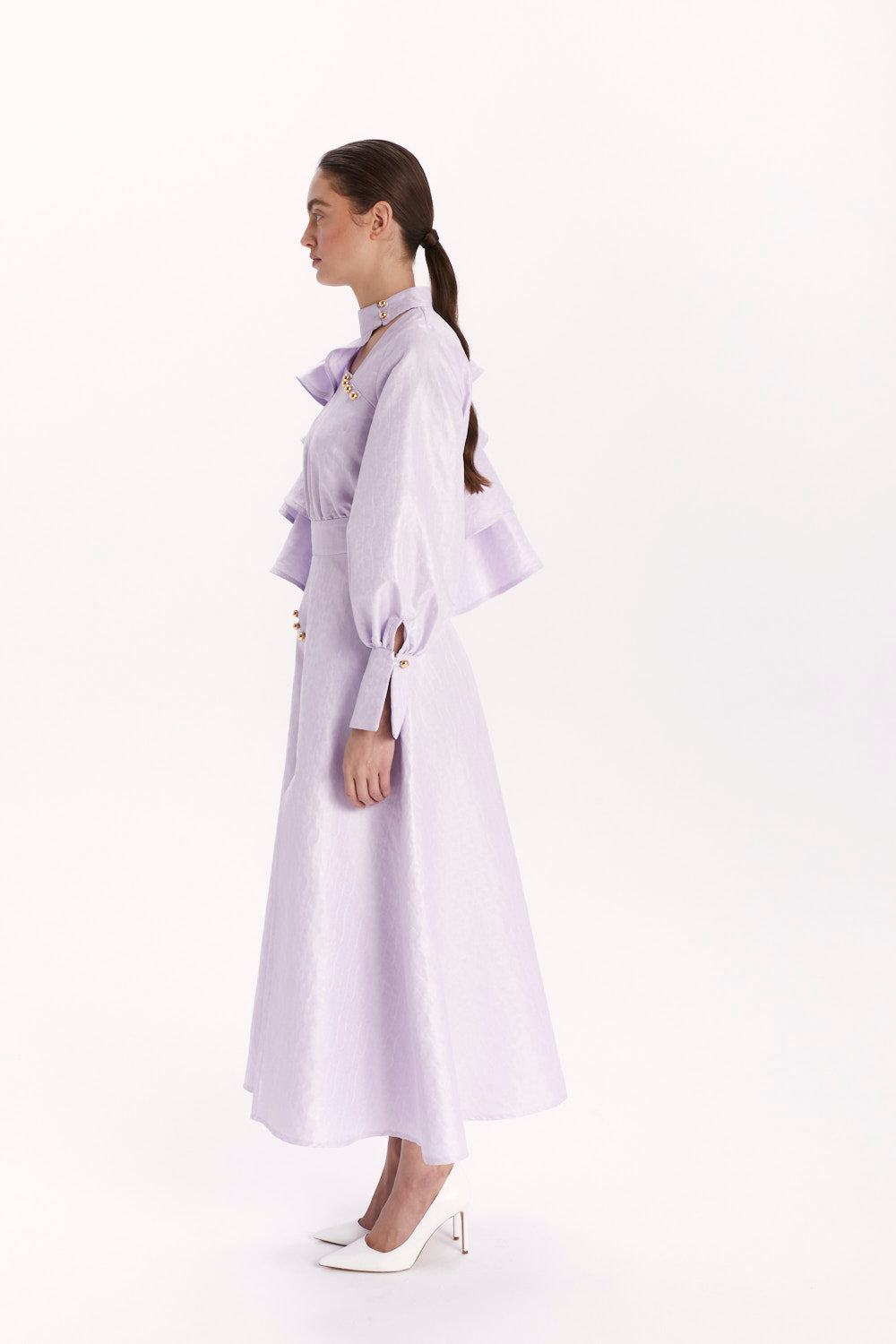 DRESS WITH DECORATIVE BUTTONS AND A SLIT