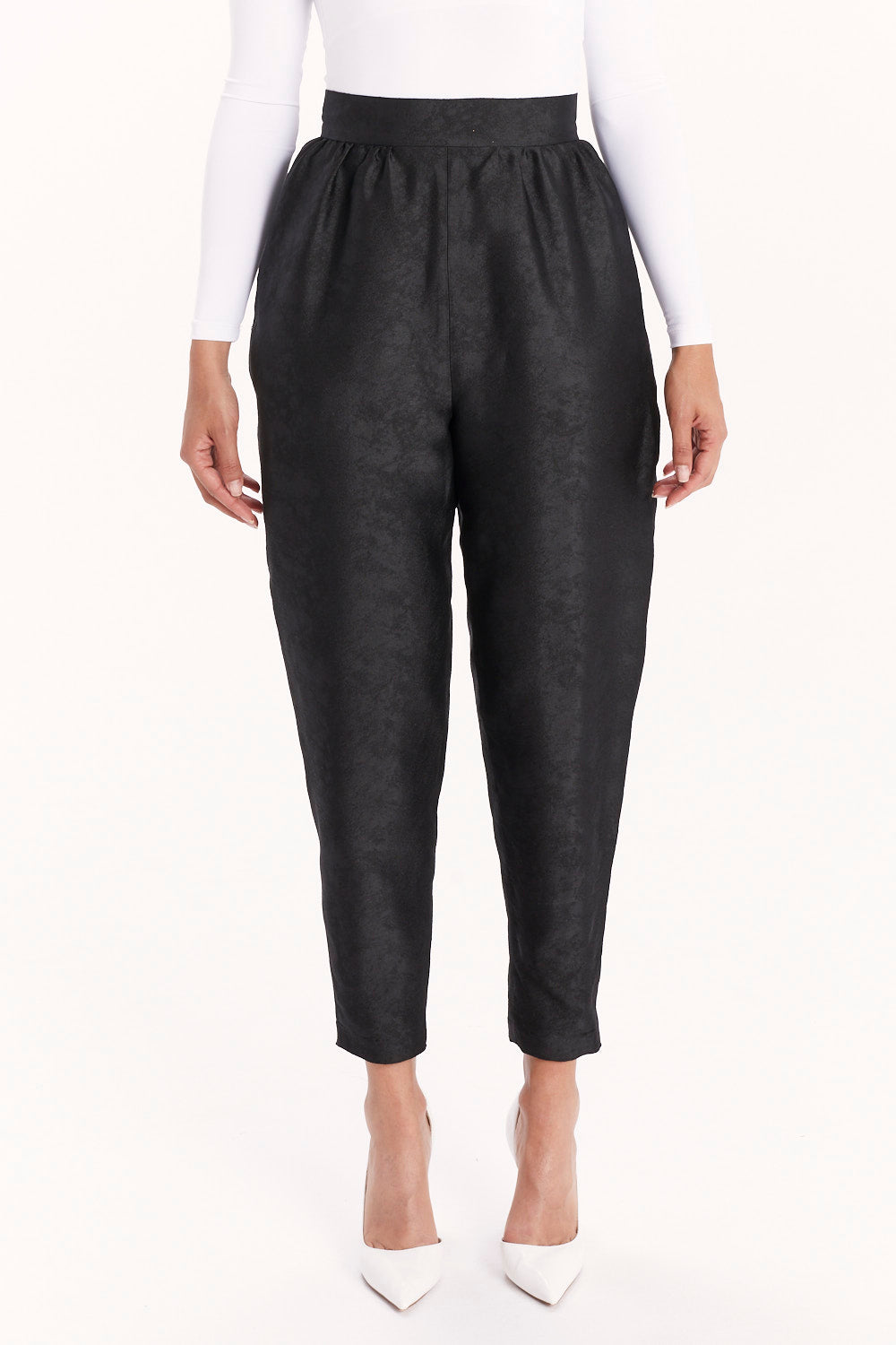 CLASSIC HIGH-WAISTED CIGARETTE PANTS