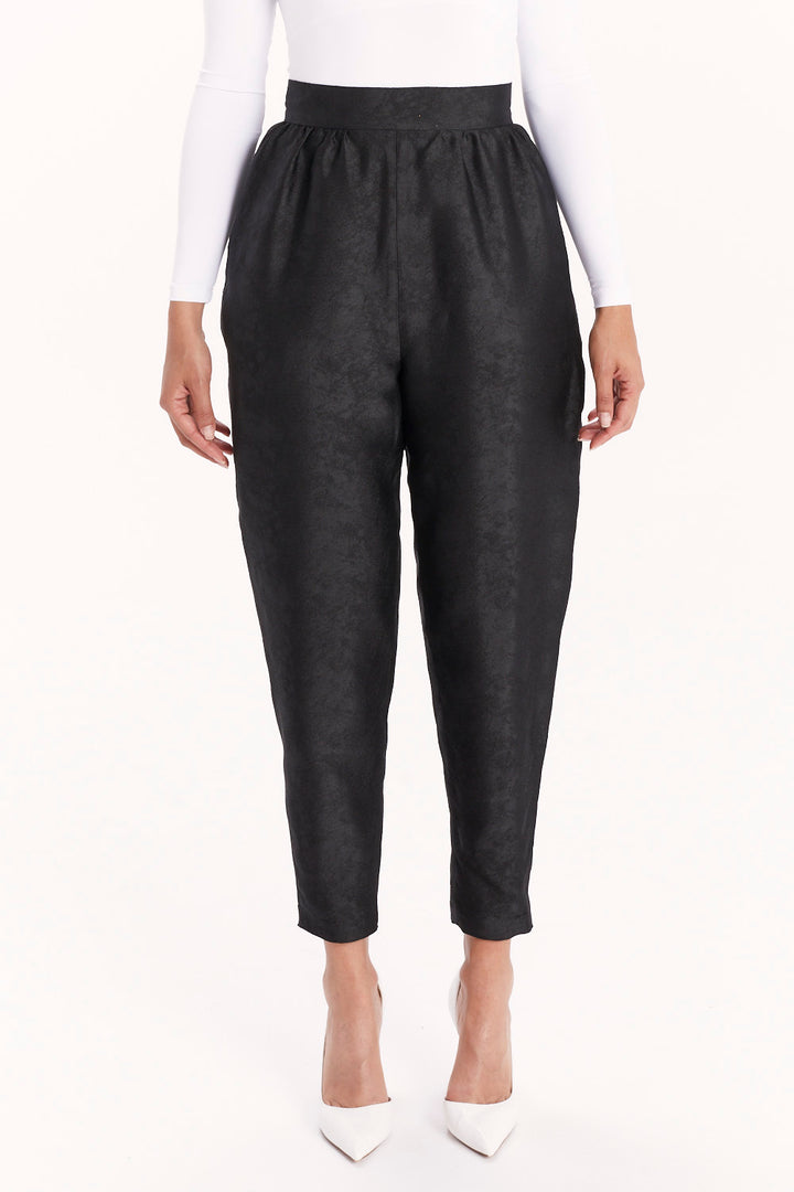 CLASSIC HIGH-WAISTED CIGARETTE PANTS