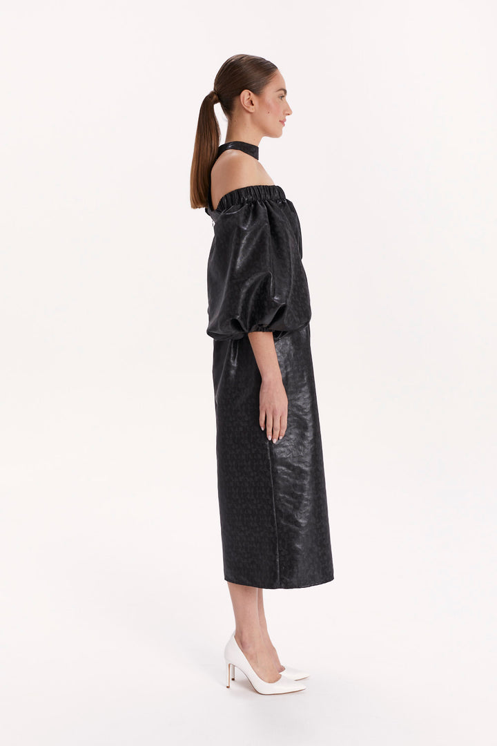 JUMPSUIT WITH OFF-SHOULDER NECKLINE AND CHOKER
